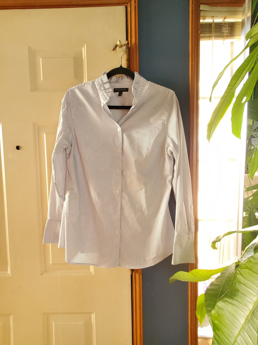 Banana Republic Light Blue Pinstripe Ruffle-Collar Button Blouse
